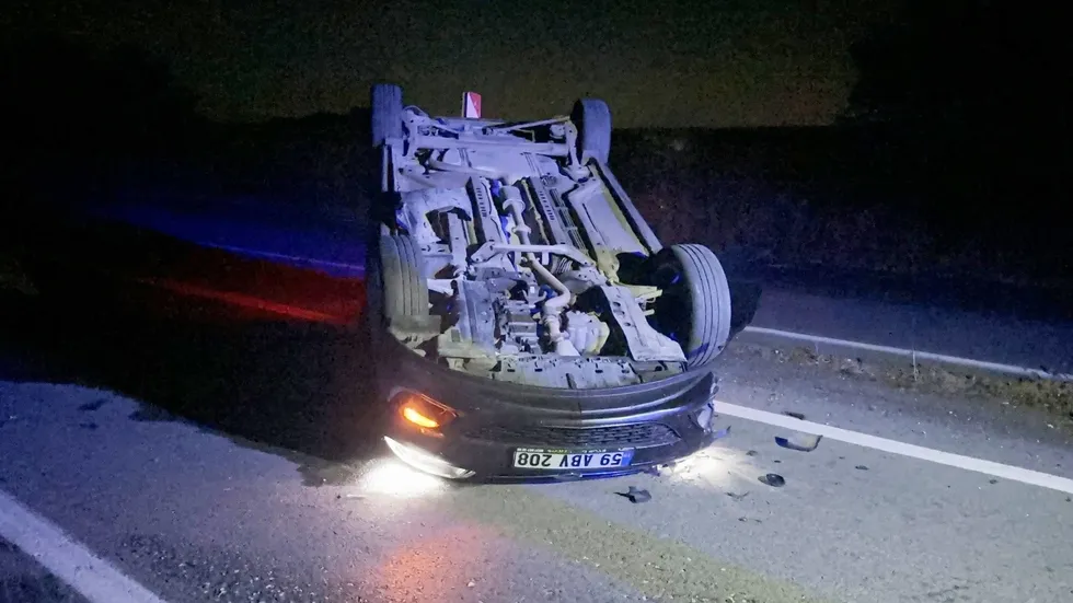 Römorka çarpan otomobil takla attı: 1 yaralı - 1