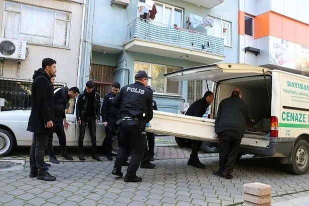 Denizli'de vahşet! İki ev arkadaşını boğazından bıçaklayıp öldürdü - 1