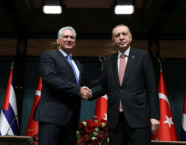 baskan-erdogan-ile-kuba-devlet-baskani-bermudezden-flas-aciklamalar-hedef-200-milyon-dolar-6-anlasma-1669223633829.jpg Başkan Erdoğan ile Küba Devlet Başkanı Bermudez'den flaş açıklamalar: Hedef 200 milyon dolar! 6 anlaşma... - 5