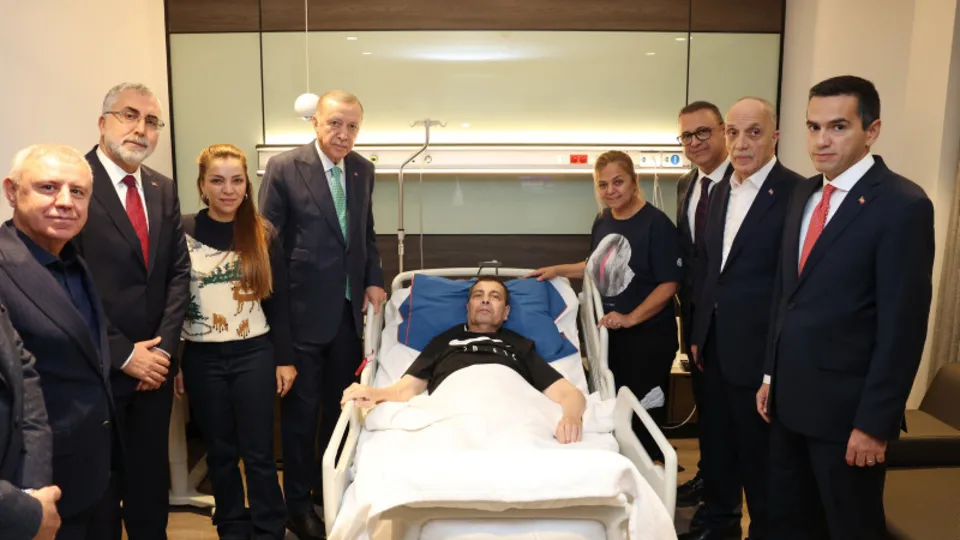 Başkan Recep Tayyip Erdoğan, eski milletvekili Özcan ve sendikacı Kavlak'ı hastanede ziyaret etti