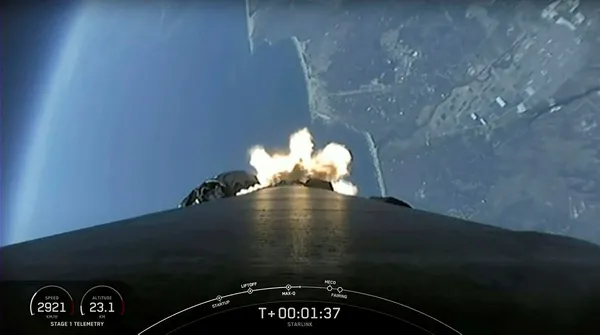 SpaceX uzaya 53 Starlink uydusu fırlattı! İşte fırlatma anının görüntüleri
