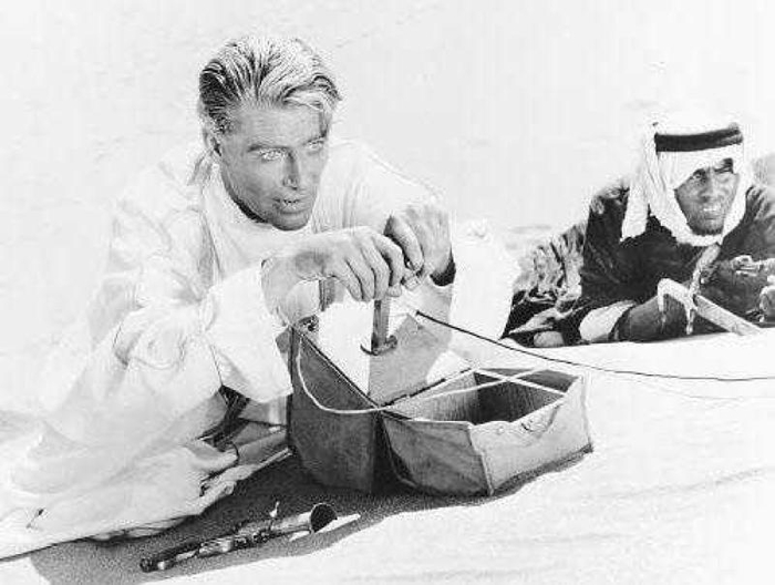 ingiliz-ajani-lawrencein-seytani-oyunu-mit-arsivleri-acildi-ortadoguda-kirli-plan-desifre-oldu-1767697442233.jpeg ARABİSTANLI LAWRENCE SİNEMA FİLMİNDEN BİR KARE - Arşiv