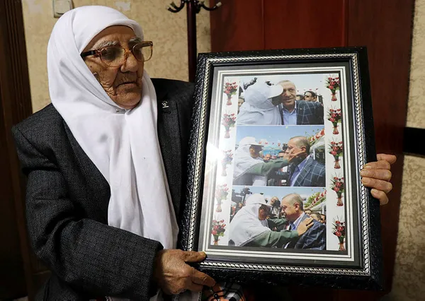 Başkan Erdoğan sevgisi 77'lik nineye seçim çalışması yaptırıyor - 2
