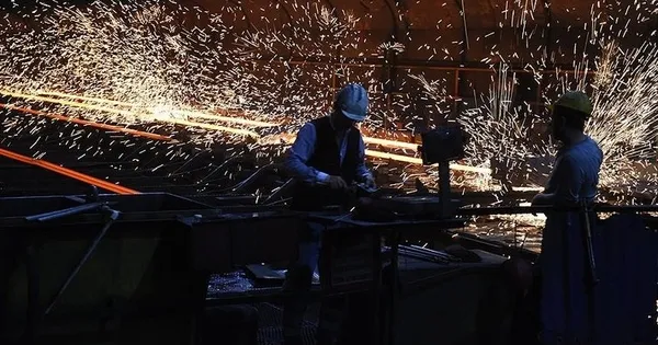 Ekonomide tarihi dönüşüm! Üretimde 17 ayın zirvesi