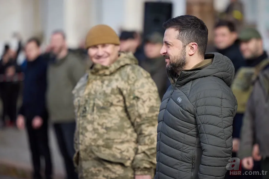 Ukrayna Devlet Başkanı Zelenskiy Herson'u ziyaret etti! Askerlerle buluştu 5