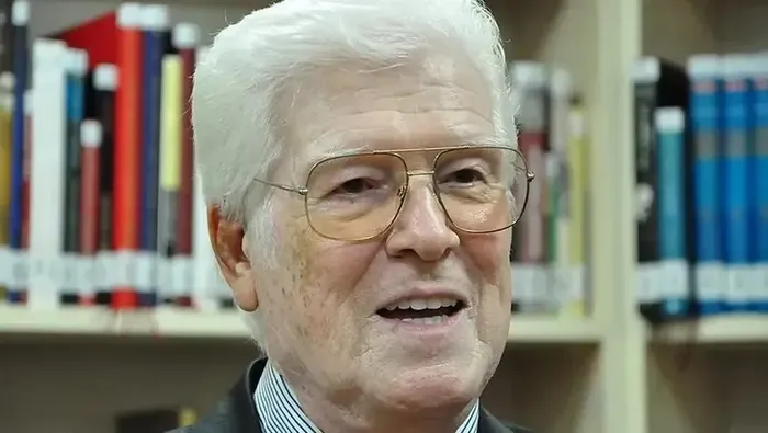 Yeşilçam’ın usta oyuncusu İzzet Günay hastaneye kaldırıldı! Sağlık durumu...