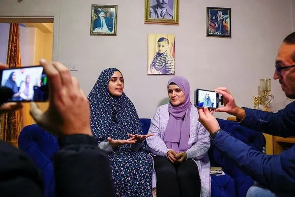 gazzede-son-durum-ateskes-2-gununde-esir-takasi-suruyor-israilden-aciklama-listeyi-aldik-1700889117612.jpeg Gazze'de son durum | Ateşkes 2. gününde! Katar: Esir takası bu gece gerçekleşecek - 2