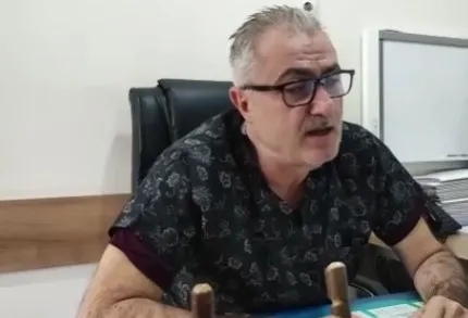 doktor-hayatinin-sokunu-yasadi-erkek-hastaya-gebelik-baska-bir-hastaya-olu-ve-calisir-raporu-verildi-1667568465921.jpg Doktor hayatının şokunu yaşadı! Erkek hastaya “gebelik”, başka bir hastaya "ölü ve çalışır" raporu verildi - 2