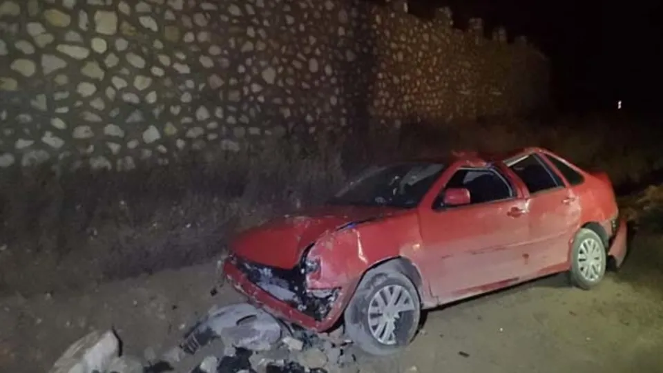 Kız arkadaşı ile otomobilde sohbet ederken... Korkunç olay!