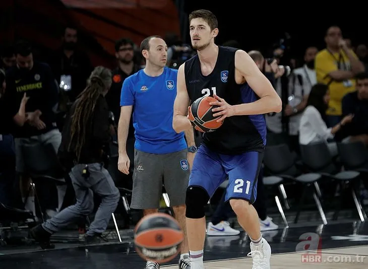 Fenerbahçe - Anadolu Efes maçı hangi kanalda, saat kaçta? Fenerbahçe - Anadolu Efes maçı şifreli mi?