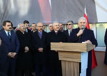 Binali Yıldırım: Bugün 'Bismillah' diyor, denizin dibindeki ayaklarını suya indiriyoruz