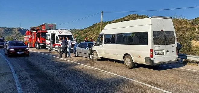 Amasya’da tarım işçilerini taşıyan minibüsle otomobil kafa kafaya çarpıştı! Yaralılar var