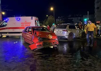 Kayseri'de cip ile otomobil birbirine girdi! 4 yaralı