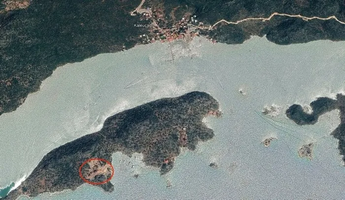 Doğa harikası yarımadada kaçak villa skandalı! Pandemiyi fırsata çevirdiler, şikayet yağıyor...