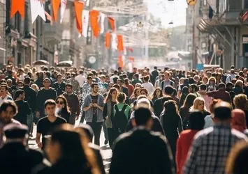 EYT'nin püf noktaları! Kimler hemen emekli olabilecek? Emeklilikte Yaşa Takılanlarda merak edilenler yanıt buldu