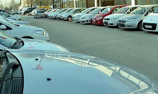 İkinci el otomobilde fiyatlar düştü! 2. el otomobil alacaklara müjde verildi!