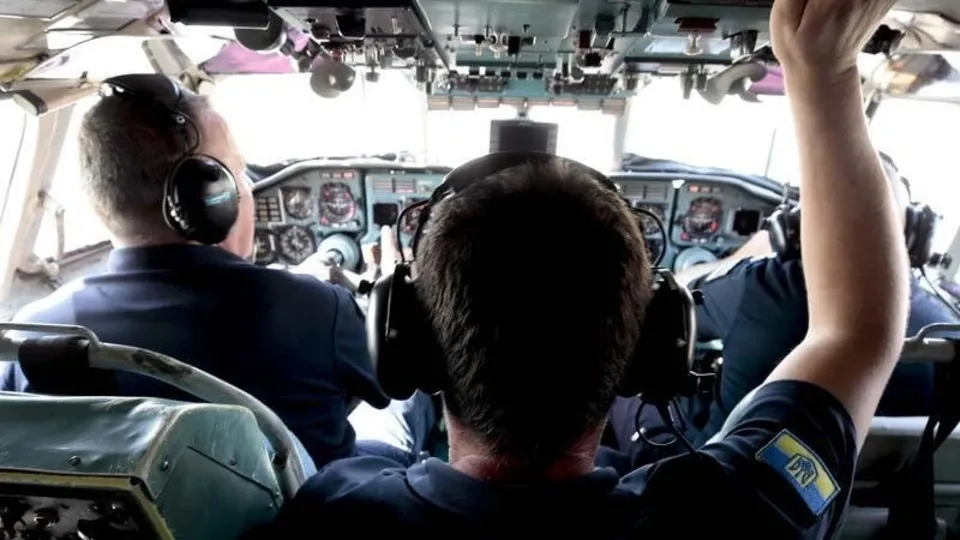 Alevlerin tam arasına dalıyorlar! İşte pilotların zorlu mesaisi
