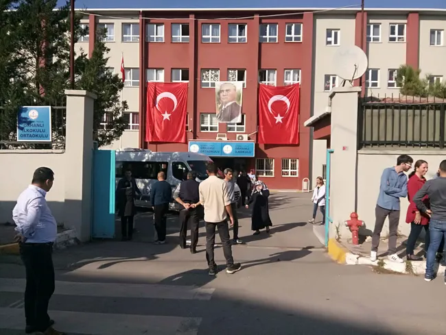 Tuzla'da fabrikada yangın! Çevredeki ilkokul ve ortaokul boşaltıldı - 3