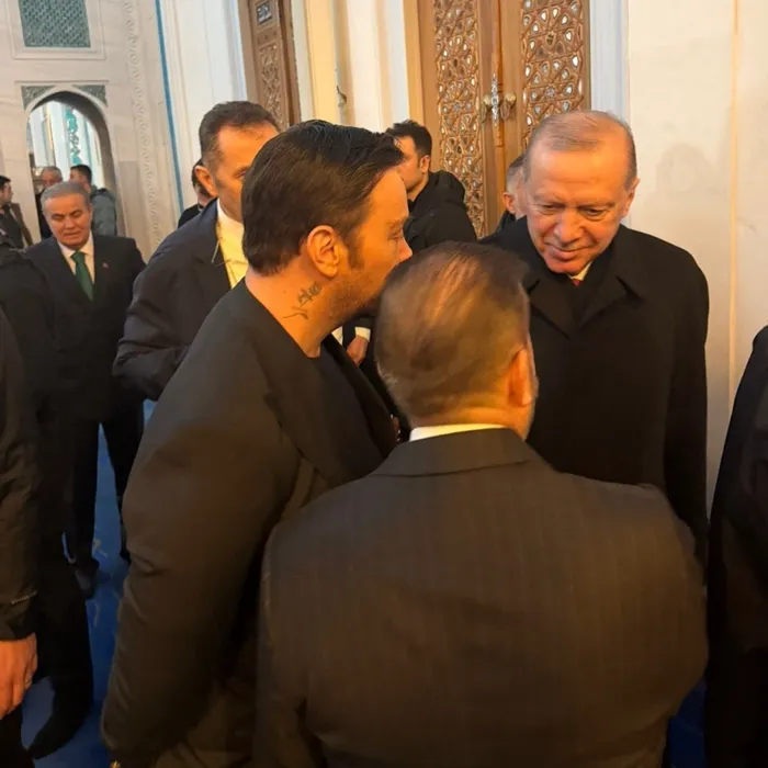 sari-lacivertliler-mutlu-sona-ulasmisti-sinan-akcildan-baskan-erdogana-kante-tesekkuru-1770996677073.jpg Sarı-lacivertliler mutlu sona ulaşmıştı! Sinan Akçıl’dan Başkan Erdoğan’a Kante teşekkürü - 3