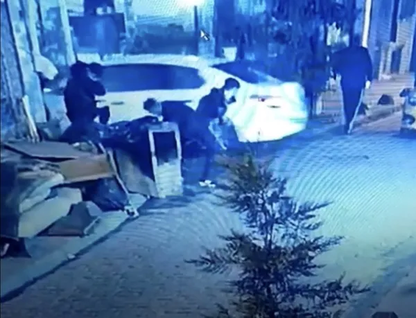 1639896985626.jpg İstanbul’da dehşet anları! Kurşun yağdırdılar - 3