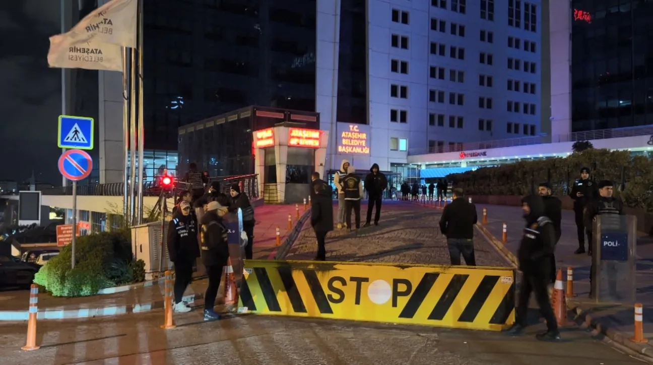 Ataşehir Belediyesi'ne operasyon: 18 gözaltı