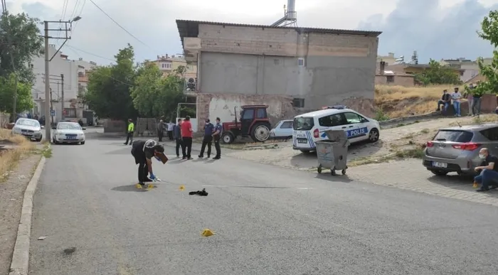 Son dakika: Sağlık Bakanı Fahrettin Koca Kayseri'de silahlı saldırıya uğrayan doktorla görüştü | İşte doktora saldırı anı... - 4