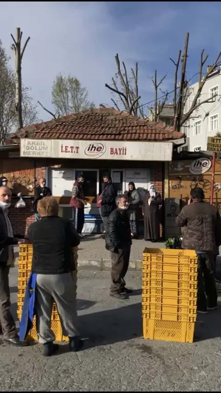 ucretsiz-sozcu-gazetesi-dagitan-ibb-ekmek-dagitamiyor-1587140197730.jpg Ücretsiz Sözcü Gazetesi dağıtan İBB, ekmek dağıtamıyor! - 2