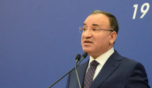 Adalet Bakanı Bekir Bozdağ’dan avukatlık teminatı açıklaması