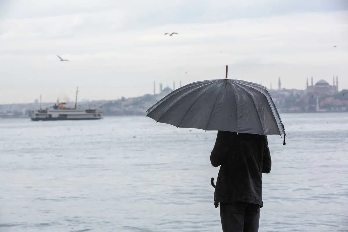 Kapıyı pencereyi kapatın! İstanbul dahil 11 ile sarı kod: Sağanak ve 60 km fırtına uyarısı - 3