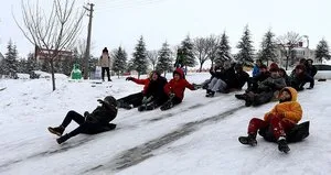 Kar yağışı etkili oldu birçok ilde okullar tatil edildi