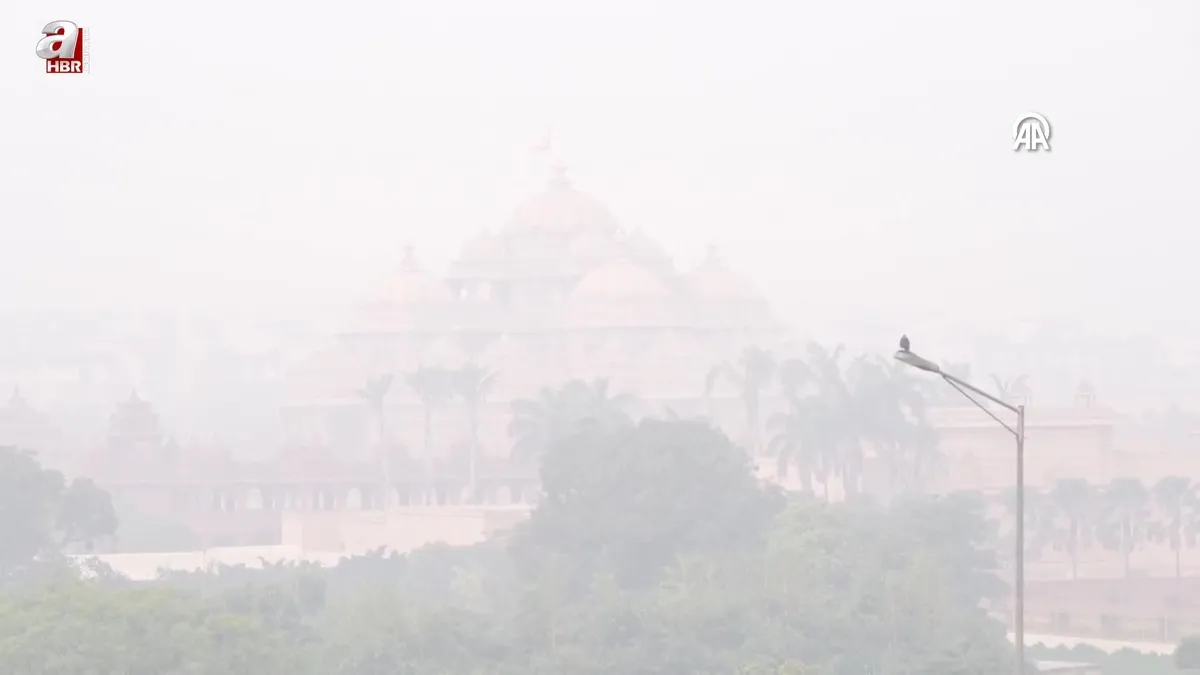 Hindistan'da "yapay yağmur" denemelerine rağmen hava kirliliği devam ediyor