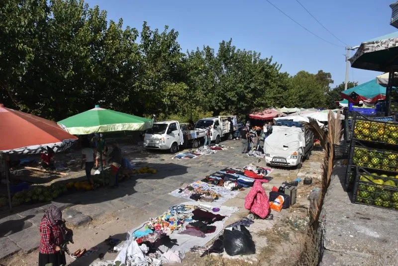 Izmir De 2 Bin Yillik Ipek Yolu Pazar Yeri Ve Otopark Oldu