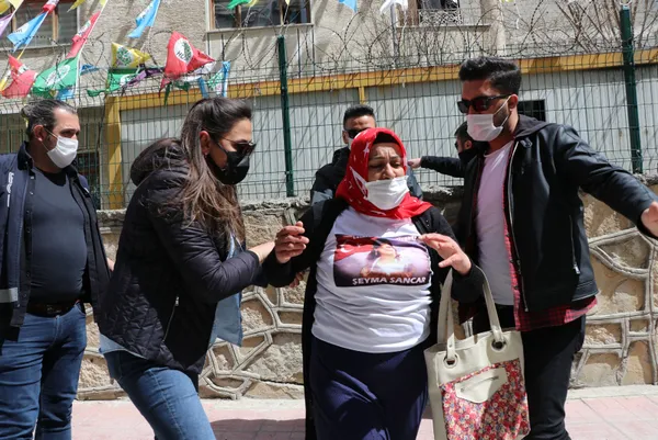 Son dakika | Van'daki evlat nöbetinde skandal olay! HDP'lilerden çirkin hareket - 2
