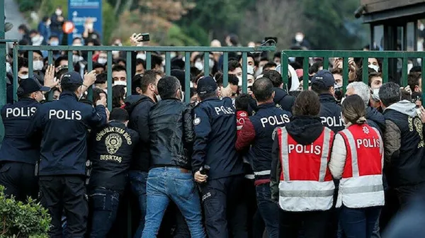 bogazici-universitesinde-gozaltina-alinanlarin-79u-teror-orgutu-uyesi-cikti-icisleri-bakani-suleyman-soylu-duyurdu-1612289948145.jpg Boğaziçi Üniversitesi'nde gözaltına alınanların 79'u terör örgütü üyesi çıktı! İçişleri Bakanı Süleyman Soylu duyurdu - 3