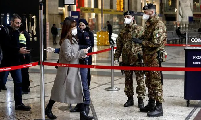 İtalya'da ordu sokağa indi, Roma kontrol altında - 1