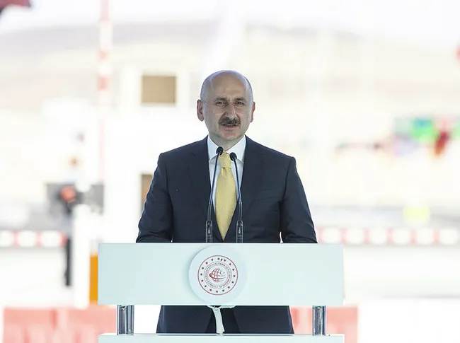 Ulaştırma Bakanı Karaismailoğlu: Ağustosta iç hatta 5.7 milyon, dış hatta 3.8 milyon yolcuya ulaştık - 3