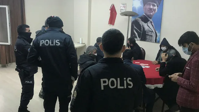 İstanbul’da 4. kez baskın yapılan kahvenin sahibi: Ben bu koronaya inanmıyorum