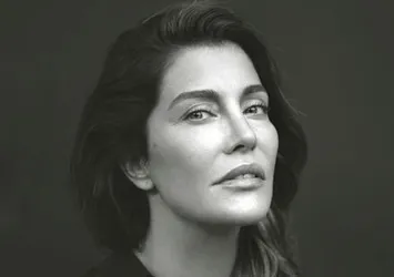 Deniz Akkaya arkadaşının oğluyla birlikte!