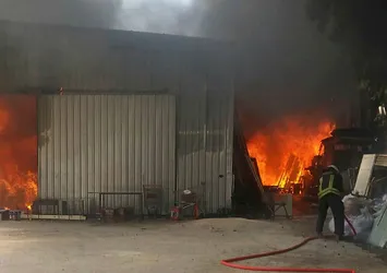 Bodrum'da iş yeri yangını