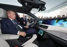 Başkan Erdoğan Togg’un yeni modeli T10F’nin direksiyon koltuğunda! İşte T10F’in özellikleri...