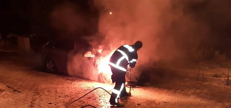Park halindeki aracı küle döndü şoke oldu!