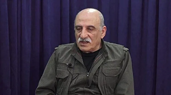 pkk-elebasi-ayar-verdi-demirtas-hemen-cark-etti-ukalalik-yapma-1664912180401.jpg PKK elebaşı ayar verdi Demirtaş hemen çark etti: Ukalalık yapma - 2