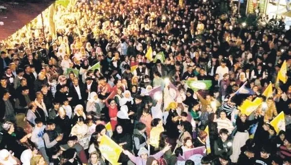 1708748466764.jpeg Eski CHP'li vekilden partisine "DEM" bombardımanı! İstemihan Talay'dan Mersin çıkışı: Emperyalist hayallere teslim etmektir - 2