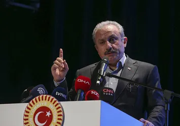 CHP ve HDP'den Meclis'te provokasyon! Burak Erbay Kürsüde çekiçle telefon kırdı! TBMM Başkanı Şentop'tan ilk yanıt: Kürsüler şov yeri değil