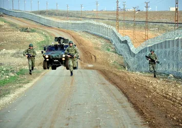 TSK açıkladı! Sınırda bin 183 kişi yakalandı