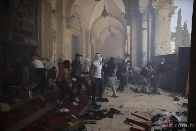 İsrail zulmü sürüyor! Mescid-i Aksa'da utanç verici anlar 4