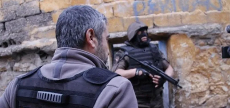 İzmir’de 50 ayrı uyuşturucu operasyonu! Kilolarca uyuşturucu, 25 tutuklama…