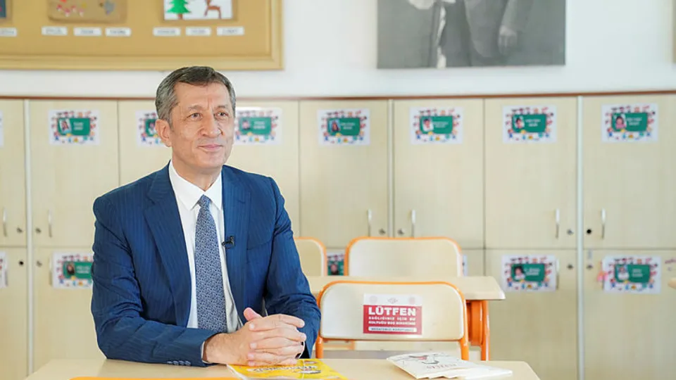 Milli Eğitim Bakanı Ziya Selçuk Instagram'da veliler ile buluşuyor
