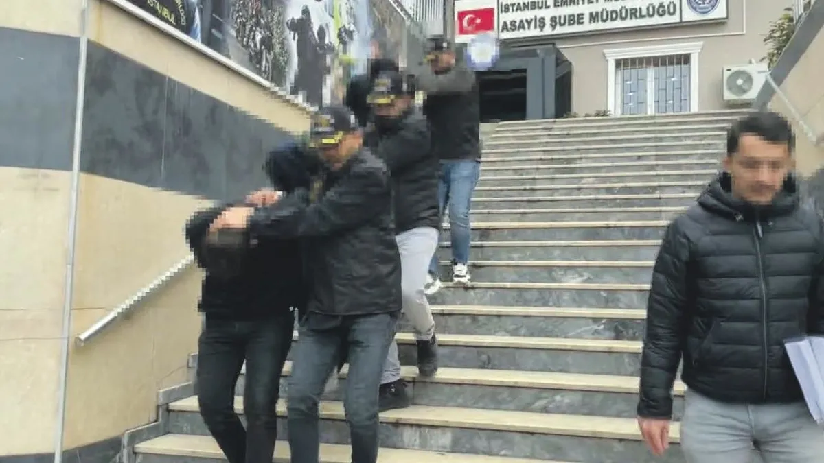 Dolandırıcılardan 3.7 milyonluk vurgun! Arabadan hazine çıktı