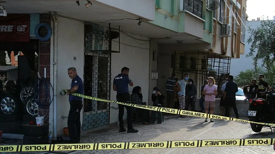 Satılığa çıkardığı dairesinde ölü bulundu